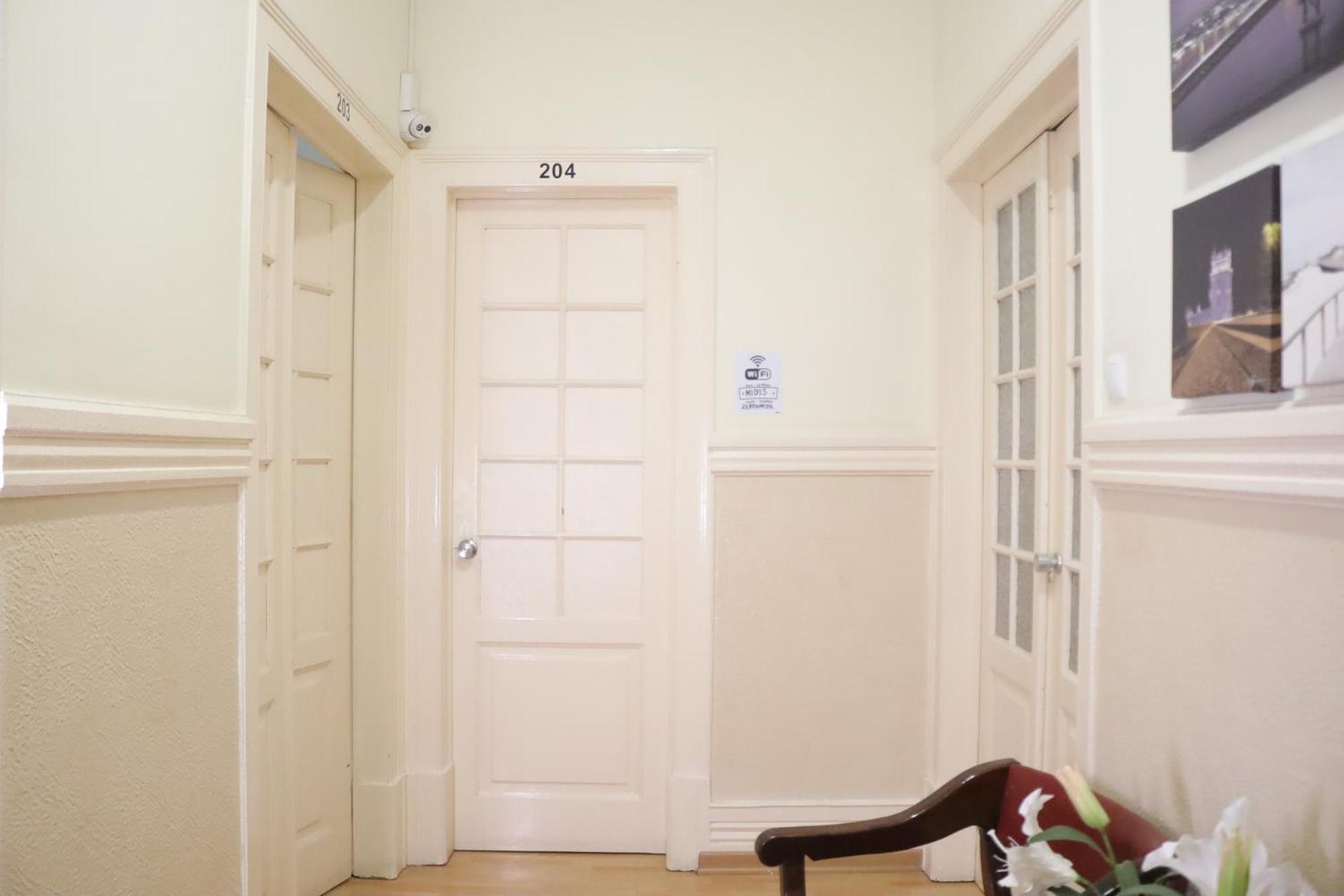 Midis - Local Accommodation Lissabon Buitenkant foto